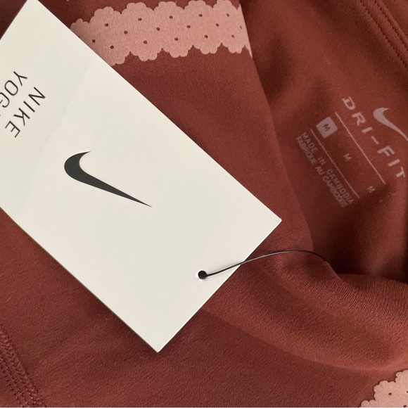 Nike yoga luxe 😍😃 - Picture 8 of 8